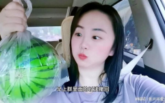 英国网红吃瓜博主,英国网红吃瓜博主揭秘娱乐圈幕后真相