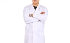 吃瓜男网红穿白大褂,揭秘娱乐圈幕后真相