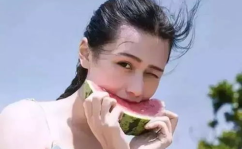 吃瓜女网红图片大全集,吃瓜女网红图片大全集，揭秘网红圈幕后故事