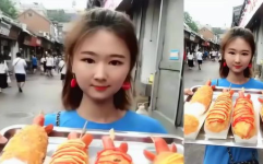 可爱小姐姐吃热狗棒,可爱小姐姐的美食瞬间